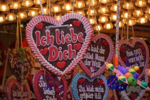 "Ich liebe dich" written on a cookie from a state fair