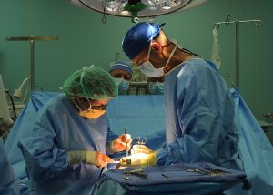 image of surgeon doing surgery