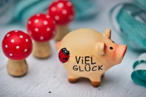 Little pig with "Viel Glück"